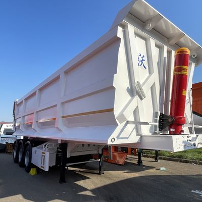Autoveicoli a motore a tre assi con capovolgimento a tre assi
