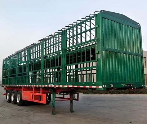Carico massimo 30000 kg Semirimorchio a doppio ponte per animali, pollame e bestiame con 3/4 assi