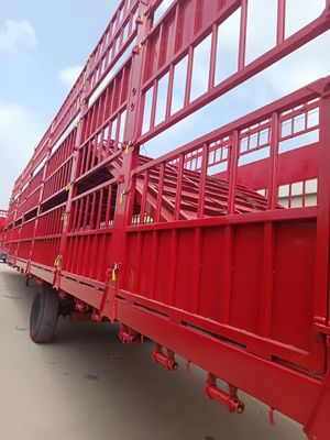 Carico massimo 30000 kg Semirimorchio a doppio ponte per animali, pollame e bestiame con 3/4 assi