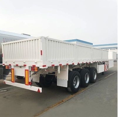 Semi-remorchio per camion con parete laterale rimovibile e design versatile multiuso