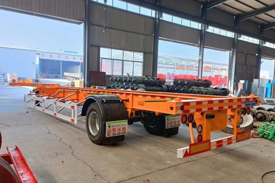 Colore personalizzato 2/3/4 Assi 20/40/45 piedi Container Trasporto Chassis Scalatura di acciaio Semi-remolchio per camion