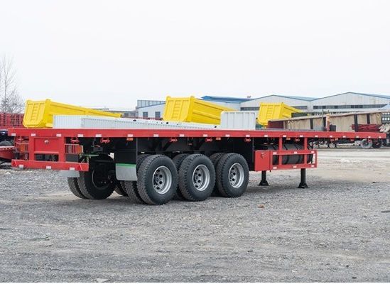 Capacità di carico di 55 tonnellate Container Semi-remorco a letto piatto 3 assi 4 assi Personalizzazione