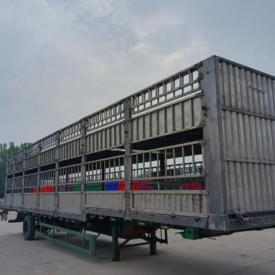 Vendita su misura 3 assi 20-40tons High Fence Semi-Retrailer per animali da allevamento