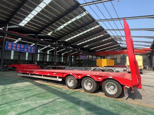 Trasporti attrezzature pesanti con rampa idraulica da 100 tonnellate