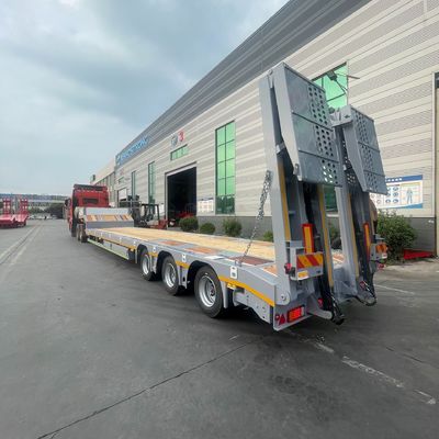 Sospensione a aria 3 assi 40 - 80 tonnellate Semi rimorchio in acciaio a letto basso per escavatori e dozer