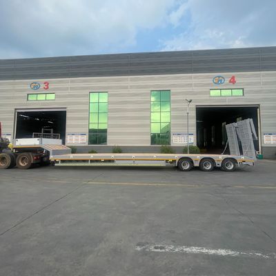 Sospensione a aria 3 assi 40 - 80 tonnellate Semi rimorchio in acciaio a letto basso per escavatori e dozer