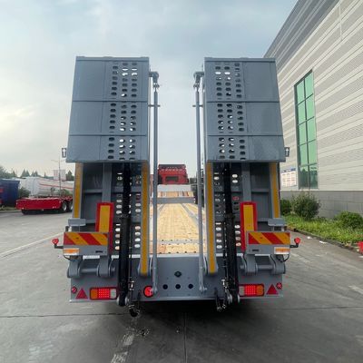 Sospensione a aria 3 assi 40 - 80 tonnellate Semi rimorchio in acciaio a letto basso per escavatori e dozer