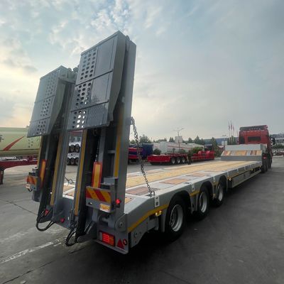 Sospensione a aria 3 assi 40 - 80 tonnellate Semi rimorchio in acciaio a letto basso per escavatori e dozer