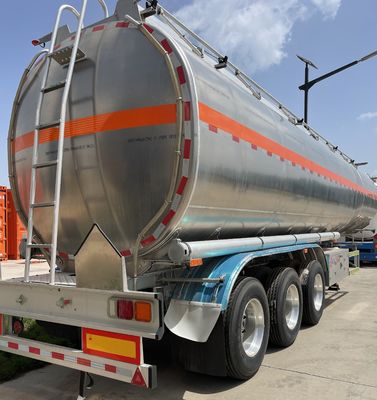 Sconto su 3 assi 4 assi 36000-50000 litri Serbatoio di olio di combustibile Semirimorchio da Wosheng
