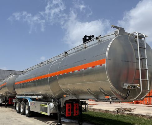 Sconto su 3 assi 4 assi 36000-50000 litri Serbatoio di olio di combustibile Semirimorchio da Wosheng