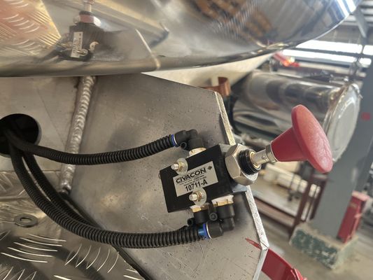 Semi-remolchio con serbatoio di carburante in lega di alluminio CBM