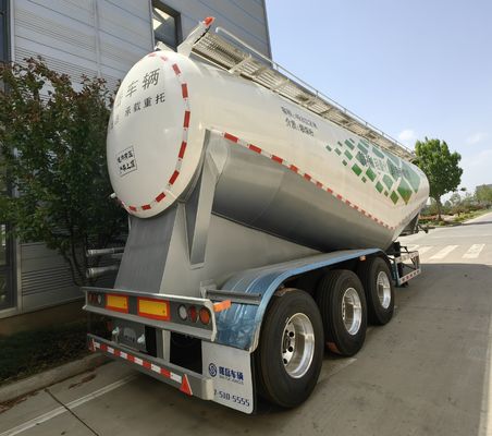 Semi-remolchio per serbatoi di liquidi e olio a 3 assi, per serbatoi di carburante 13000*2550*3780mm