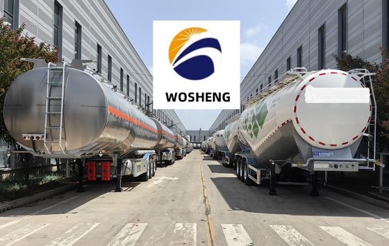 Semi-remorco per petroliere 4200L in acciaio al carbonio, acciaio inossidabile o lega di alluminio