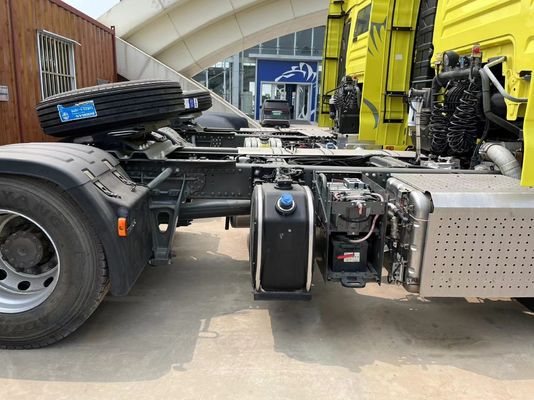 Camion a traino a sinistra a guida manuale Camion a traino diesel Camion a traino per trasporti pesanti Camion a rimorchio