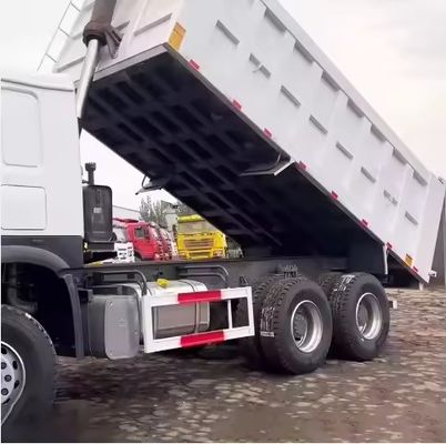 Trasporto di rifiuti urbani Camion usato 336 HP HOWO con 3 passeggeri
