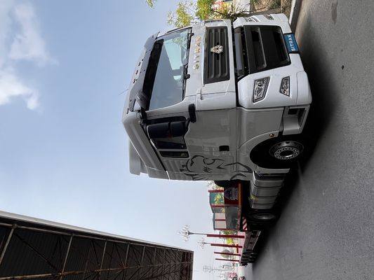 Hot Sitrak C7H Traktor Truck 6x4's Popular Truck Tipo 20001-25000 kg GVW 3 Passeggeri